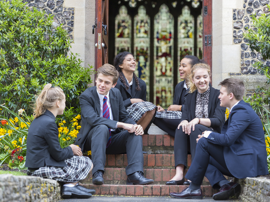 Brighton_College_co_ed_pupils_quad_various_pupils_46