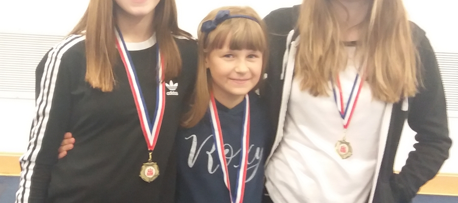 l-R Charlotte, Roxolana and Isabelle Bromley High Chess Team Reach National Final