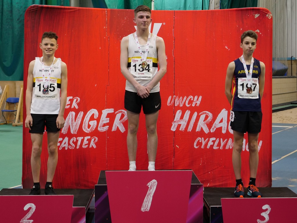 Harry Dawes took second place in the Under-15 Boys 800m.