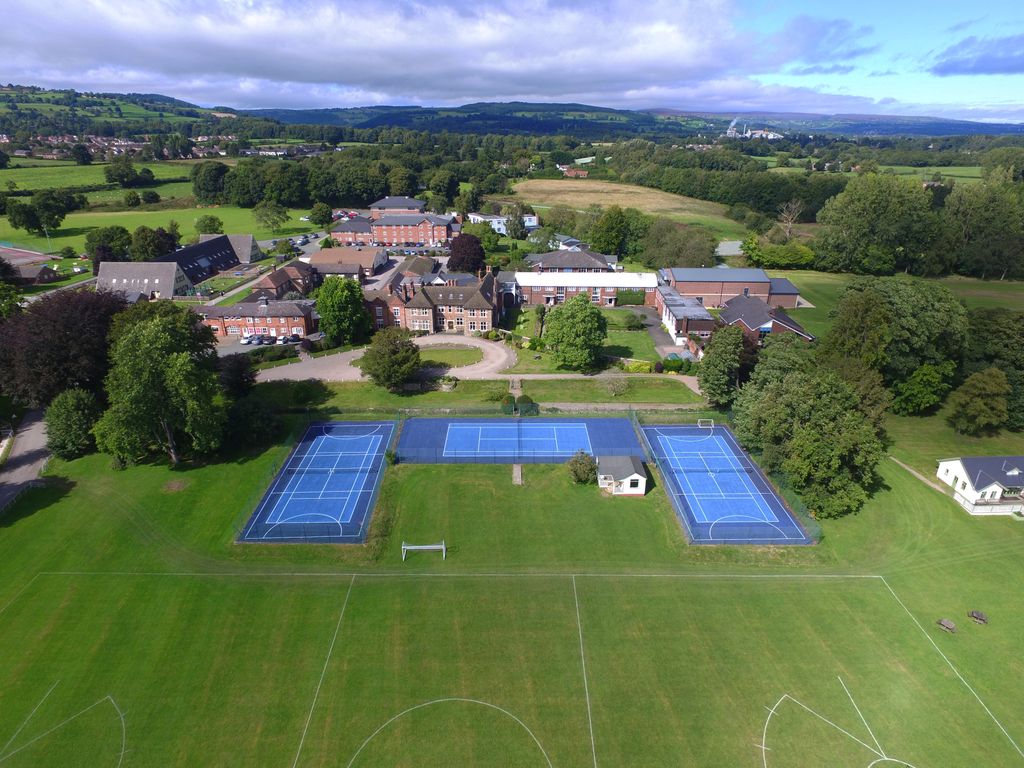 Moreton Hall Campus with HCT