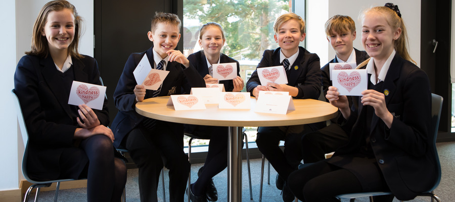 2nd Year students receive kindness cards
