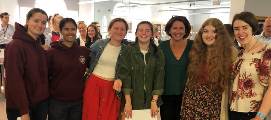 SHSK students with Headmistress