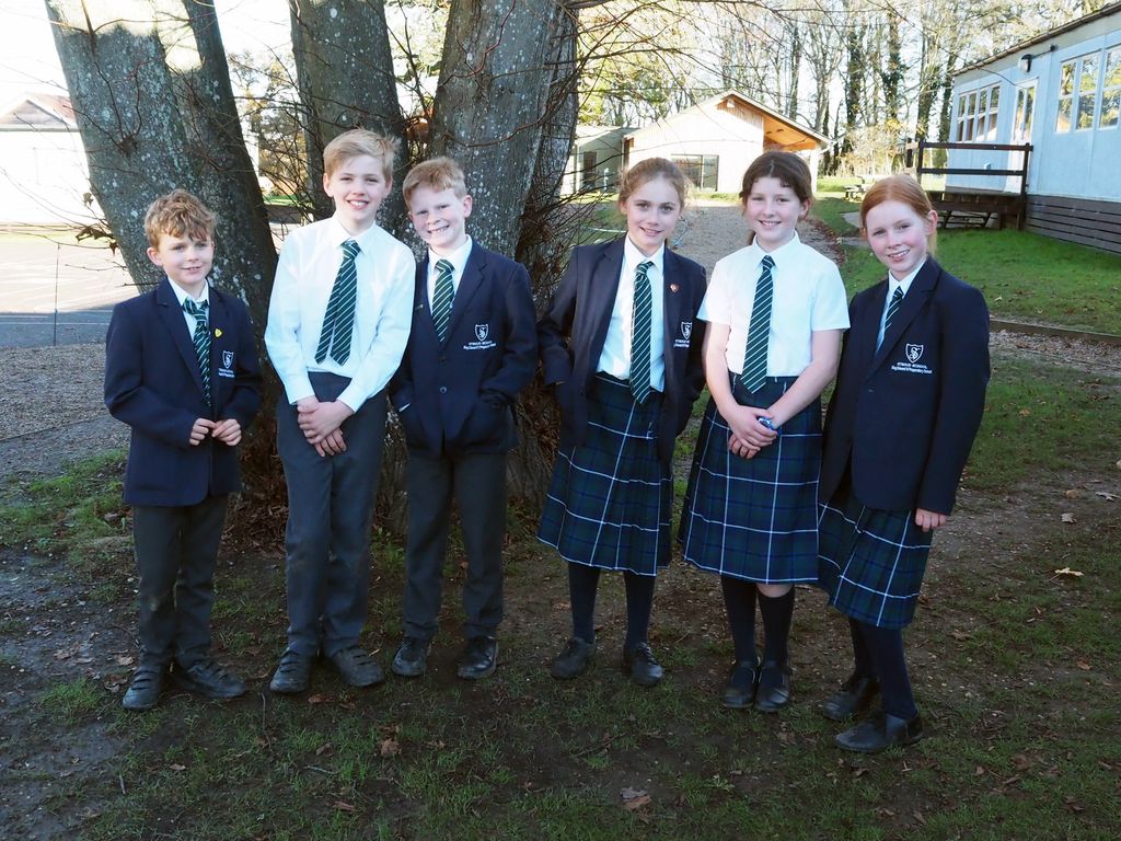 L-R: Year's 6’s Charlie, Charlie, Jake, Grace, Lucy and Camilla.
