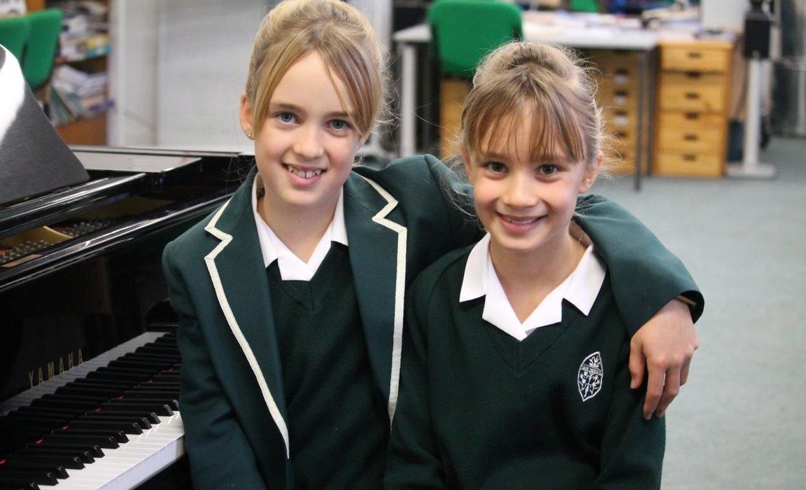 THS-News-TruroHighsisterstosingatRoyalAlbertHall